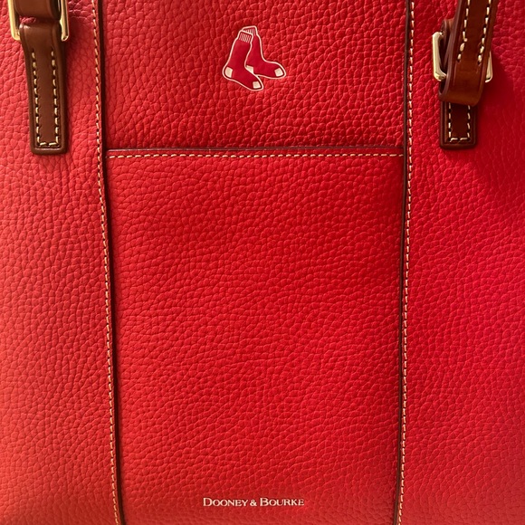 ❤️Dooney and Bourke Boston Red Sox Shoulder Bag - Picture 2 of 7